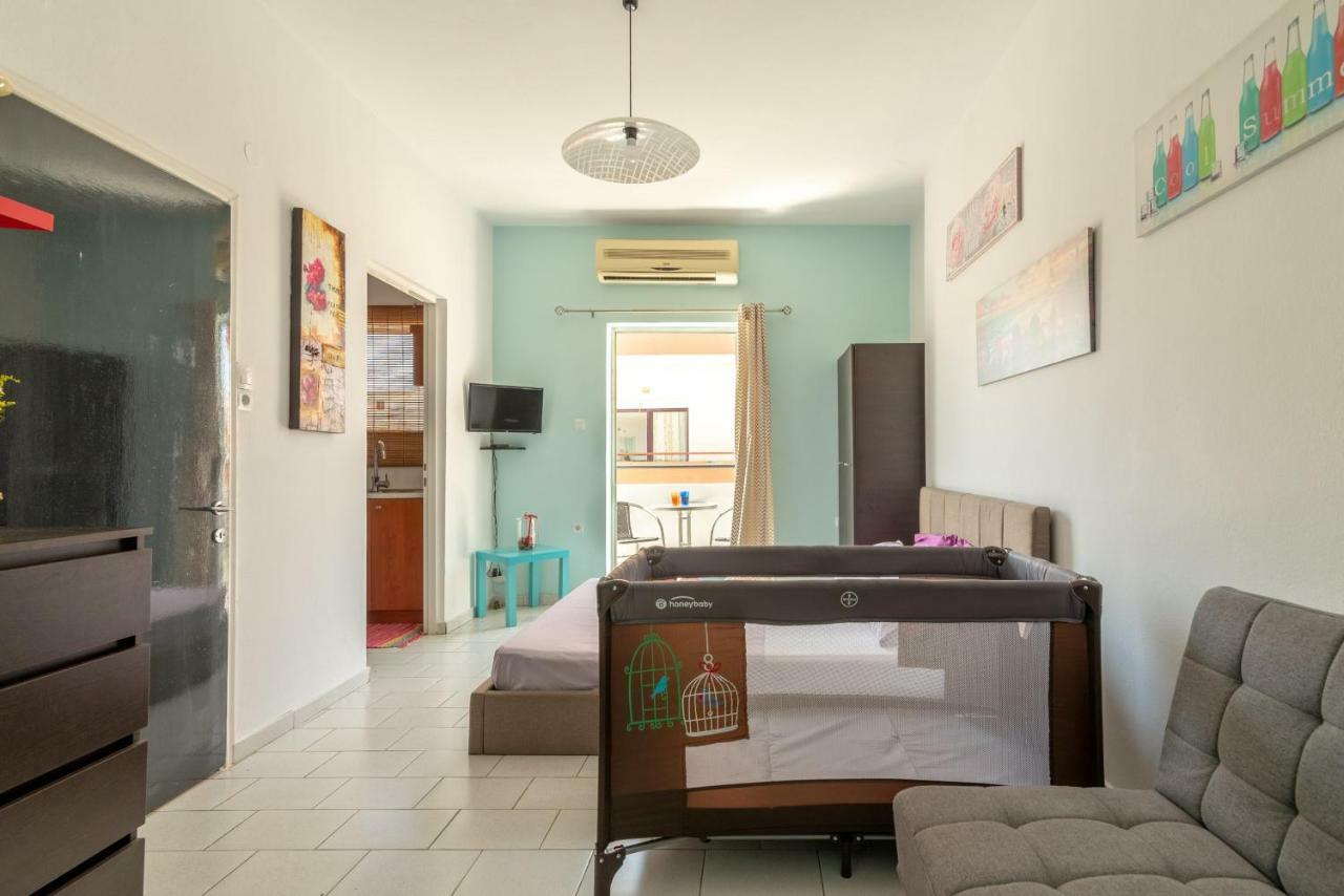3Rd Floor Apartment Next To The Beachfront Ираклио Екстериор снимка
